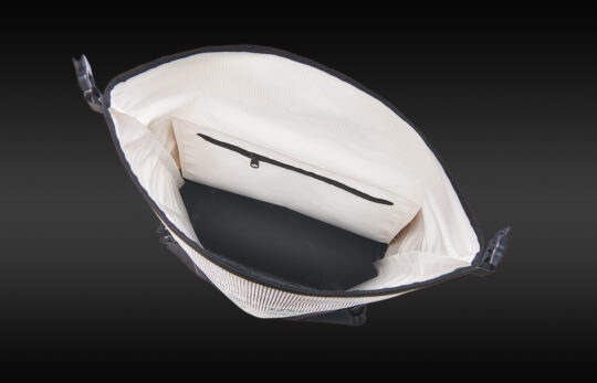 AZTRON DRY BACKPACK 22L - Image 5
