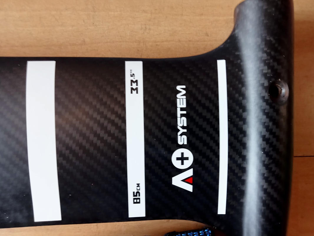Armstrong V2 Carbon Mast 85cm - Image 4